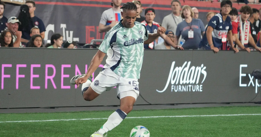 sepak bola internasional